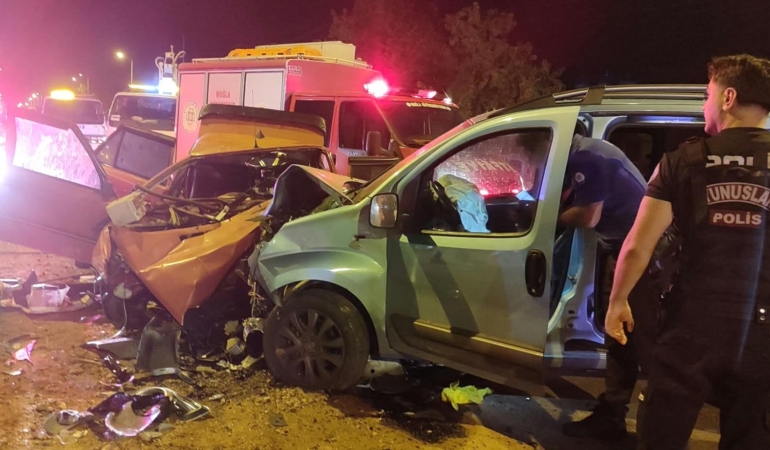 FETHİYE'DE TRAFİK KAZASI: 1 ÖLÜ, 1 AĞIR YARALI