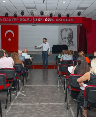 GKV ÖZEL OKULLARI'NDA "TÜRKİYE YÜZYILI MAARİF MODELİ" SEMİNERİ