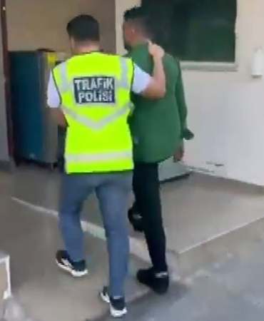 GAZİANTEP'TE DRİFT VE KONVOY YAPARAK YOLU KAPATAN 10 ARACA 566 BİN TL CEZA