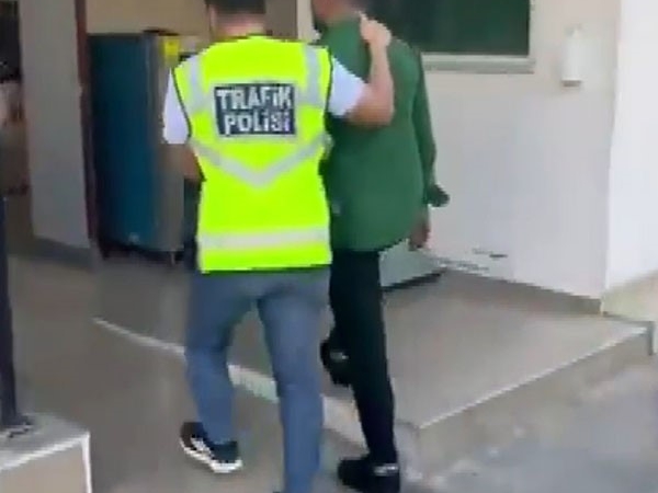 GAZİANTEP'TE DRİFT VE KONVOY YAPARAK YOLU KAPATAN 10 ARACA 566 BİN TL CEZA