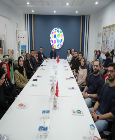 GAZZE'DEKİ YIKIMIN EĞİTİME OLAN ETKİLERİ OMÜ'DE MASAYA YATIRILDI