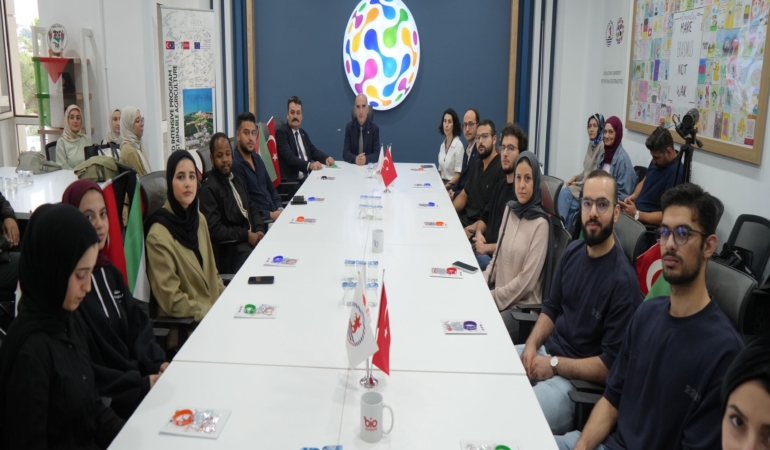 GAZZE'DEKİ YIKIMIN EĞİTİME OLAN ETKİLERİ OMÜ'DE MASAYA YATIRILDI