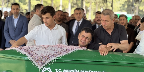 GEMİ FACİASINDA HAYATINI KAYBEDEN HASTANE PERSONELİ GÜLCAN GÜREL SON YOLCULUĞUNA UĞURLANDI CAN YELEĞİNİ ÇIKARARAK KIZINA GİYDİRDİ, KENDİSİ SULARA GÖMÜLDÜ