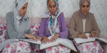GÖRME ENGELLİ 3 KARDEŞ AZİMLE ÜNİVERSİTEYİ KAZANDI