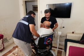 HBB' DEN REYHANLI'DA YAŞAYAN ENGELLİ VATANDAŞA AKÜLÜ TEKERLEKLİ SANDALYE DESTEĞİ