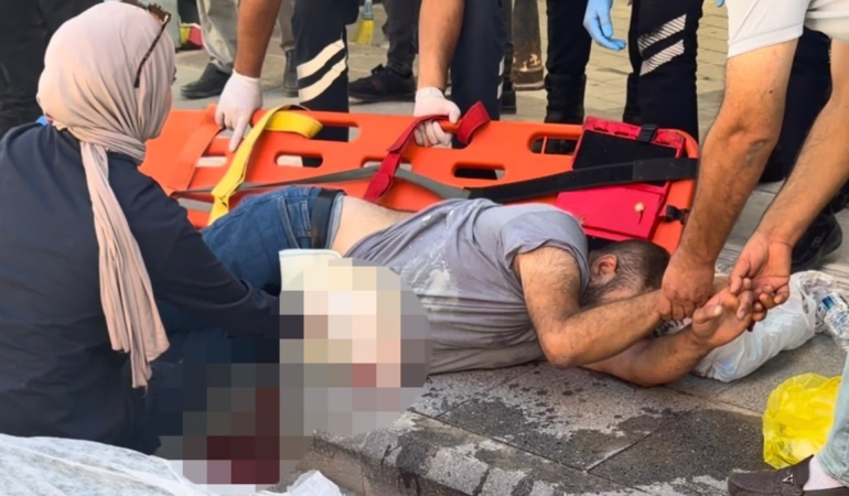 HIRDAVATÇIDAN ALDIĞI BIÇAKLA KENDİNİ YARALADI