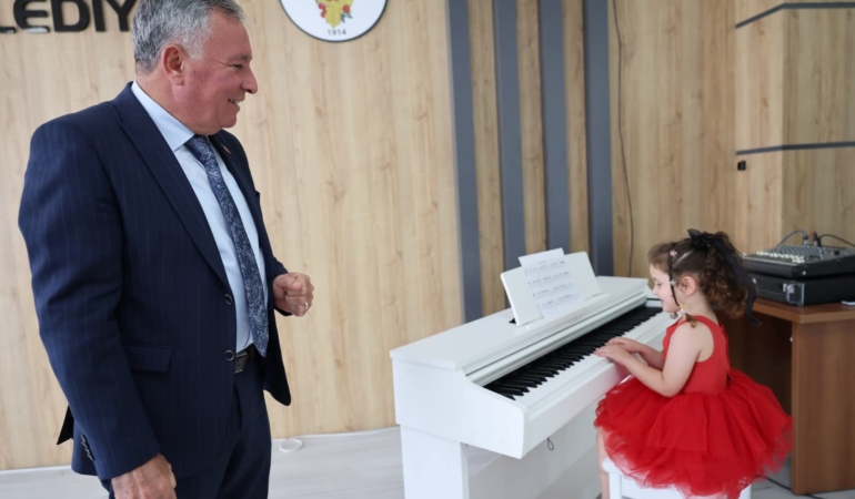 HONAZ ÇOCUK KOROSU'NDAN MÜZİK ZİYAFETİ