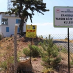 DENİZLİ'NİN YEŞİL ÖRTÜSÜ YANGINLARA KARŞI TEKNOLOJİK EKİPMANLARLA GÖZETLENİYOR YANGINLARININ ERKEN TESPİT EDİLMESİ AMACIYLA 25 YANGIN GÖZETLEME KULESİ 7 GÜN 24 SAAT GÖREV YAPIYOR