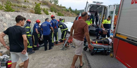 DENİZLİ'DE FECİ KAZA: 2 ARKADAŞ HAYATINI KAYBETTİ