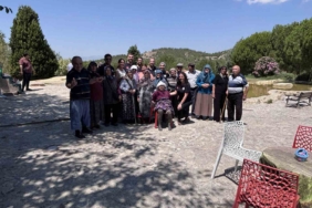 HONAZ BELEDİYE BAŞKANI KEPENEK, YAŞLI REHABİLİTASYON MERKEZİNİ ZİYARET ETTİ