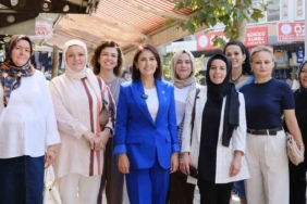 AK PARTİ KADIN KOLLARI TEŞKİLATI BAYRAMYERİ’NDE ESNAFI ZİYARET ETTİ
