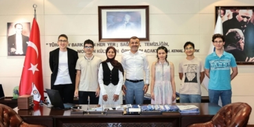 BÜYÜKŞEHİR'DEN YKS'DE DERECEYE GİREN ÖĞRENCİLERE ÖDÜL BAŞKAN ÇAVUŞOĞLU: "SİZLERLE GURUR DUYUYORUZ"