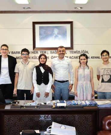 BÜYÜKŞEHİR'DEN YKS'DE DERECEYE GİREN ÖĞRENCİLERE ÖDÜL BAŞKAN ÇAVUŞOĞLU: "SİZLERLE GURUR DUYUYORUZ"