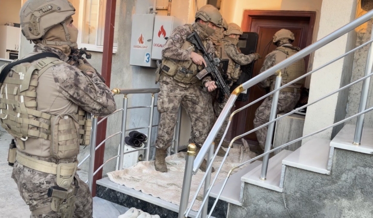 IĞDIR MERKEZLİ 7 İLDE SUÇ ÖRGÜTÜ OPERASYONU: 6 KİŞİ TUTUKLANDI
