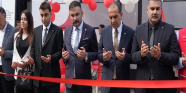 IĞDIR'A HAYIRSEVERLERİN DESTEĞİYLE KALICI KIZILAY KAN BAĞIŞI ARACI KAZANDIRILDI