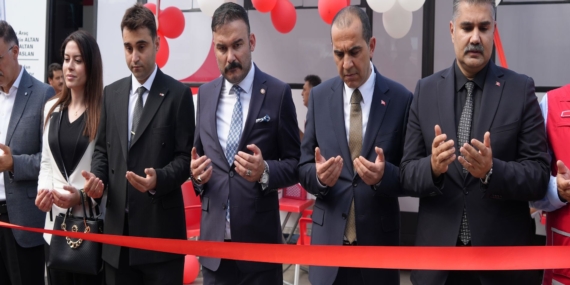 IĞDIR'A HAYIRSEVERLERİN DESTEĞİYLE KALICI KIZILAY KAN BAĞIŞI ARACI KAZANDIRILDI