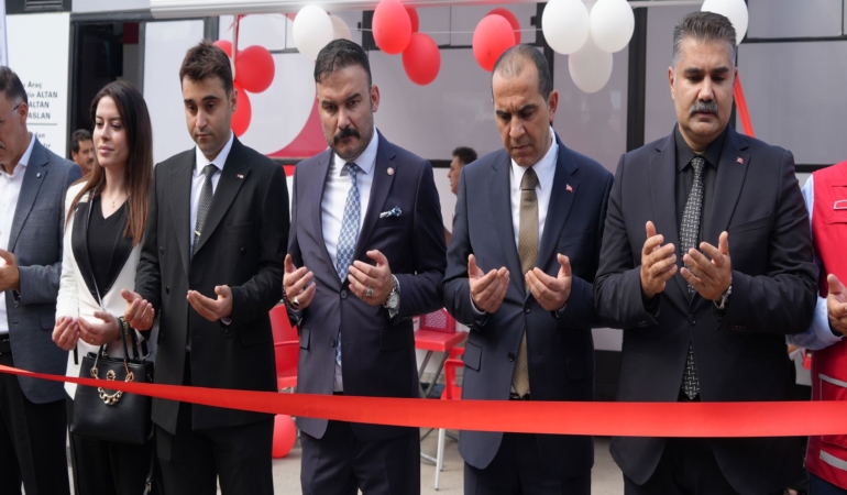 IĞDIR'A HAYIRSEVERLERİN DESTEĞİYLE KALICI KIZILAY KAN BAĞIŞI ARACI KAZANDIRILDI