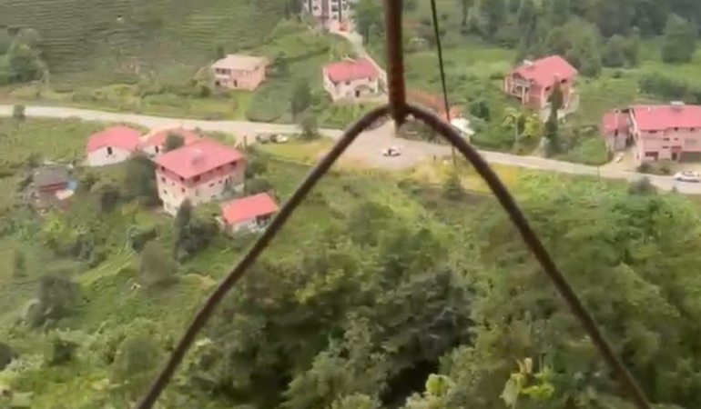 İLKEL TELEFERİKLE 'HEYECANLI' YOLCULUK