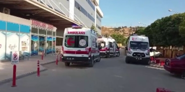 İŞÇİLER DIŞARIDAN SİPARİŞ VERDİKLERİ YEMEKTEN ZEHİRLENDİ