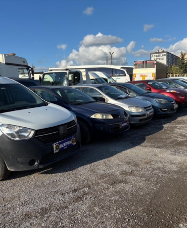 İSTANBUL'DA 3 İLÇEDE OTO HIRSIZLIĞI YAPAN ŞÜPHELİLER YAKALANDI