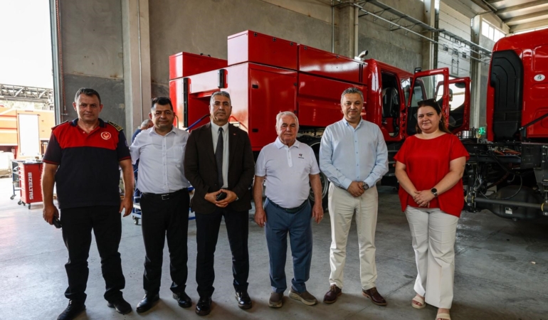 İZMİR İTFAİYESİ'NE GÜÇ KATACAK 10 YENİ ARAZÖZ