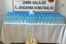 İZMİR JANDARMASINDAN ASAYİŞ DENETİMİ: BİNLERCE KİŞİ SORGULANDI, BİN 85 LİTRE ETİL ALKOL ELE GEÇİRİLDİ
