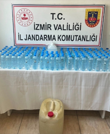 İZMİR JANDARMASINDAN ASAYİŞ DENETİMİ: BİNLERCE KİŞİ SORGULANDI, BİN 85 LİTRE ETİL ALKOL ELE GEÇİRİLDİ