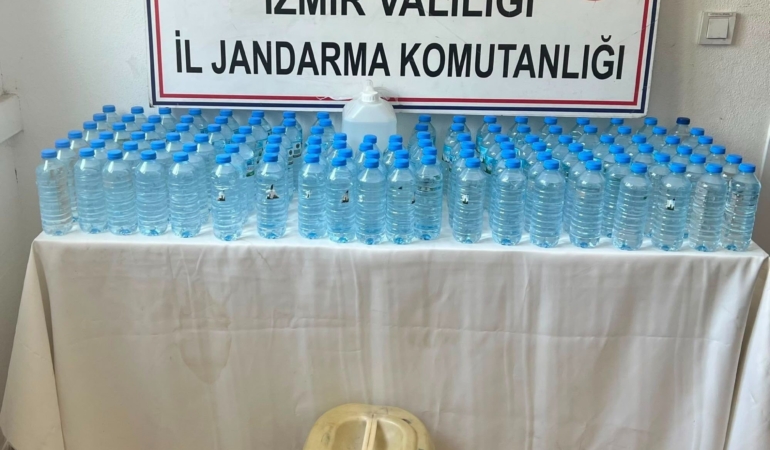 İZMİR JANDARMASINDAN ASAYİŞ DENETİMİ: BİNLERCE KİŞİ SORGULANDI, BİN 85 LİTRE ETİL ALKOL ELE GEÇİRİLDİ