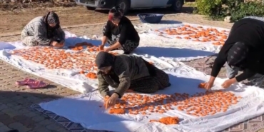 KADINLAR İMECE USULÜ İLE TARHANA DÖKTÜ