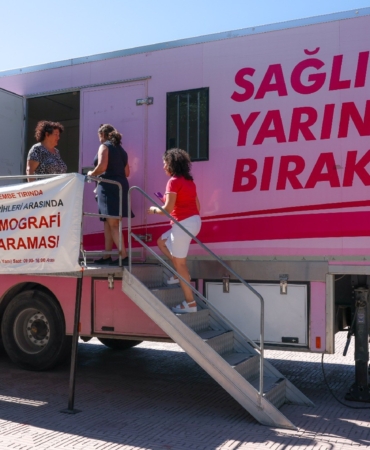 KANSER TARAMA ARACI "PEMBE PRENSES" ALİAĞA'DA