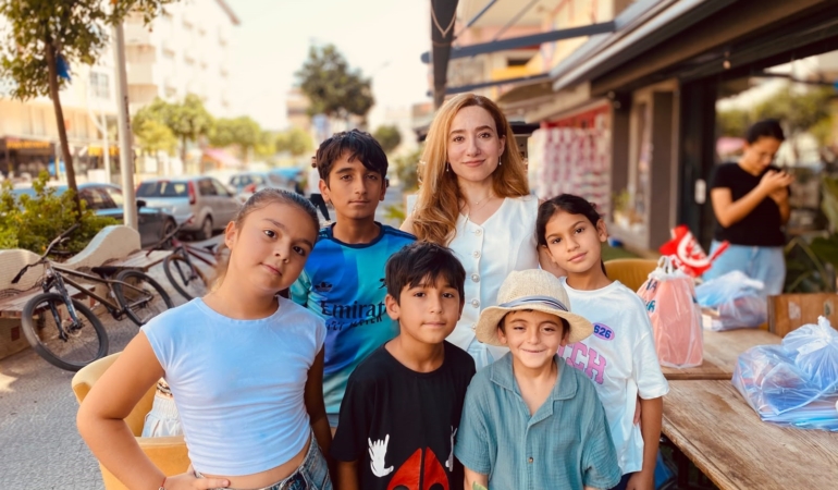 KANSERİ 3 KEZ YENDİ, KENDİNİ ÇOCUKLARA ADADI