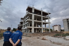 KARAMAN'DA 4. KATTAN DÜŞEN KALIP USTASI AĞIR YARALANDI