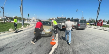 KARAMAN'DA YOLA DÖKÜLEN YAĞ KAZAYA NEDEN OLDU