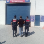 KARPUZLU'DA 8 YIL 4 AY HAPİS CEZASIYLA ARANAN HÜKÜMLÜ YAKALANDI
