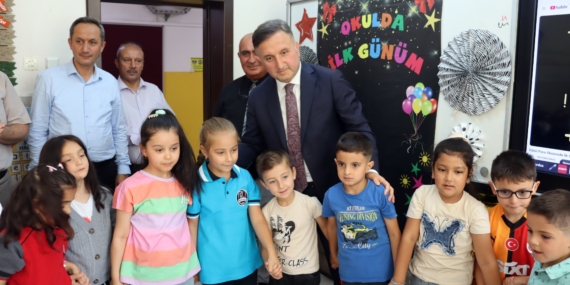 KAYSERİ'DE UYUM HAFTASI BAŞLADI İL MİLLİ EĞİTİM MÜDÜRÜ COŞKUN ESEN: "MİLLİ BİRLİK VE BERABERLİK ŞUURUNU ÇOCUKLARIMIZA YIL BOYUNCA AŞILAMANIN GAYRETİ İÇERİSİNDE OLACAĞIZ"
