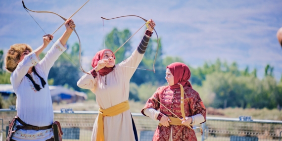 Erzincan’da kemankeşler zirve için yarıştı: 126 sporcu oklarını menzile gönderdi