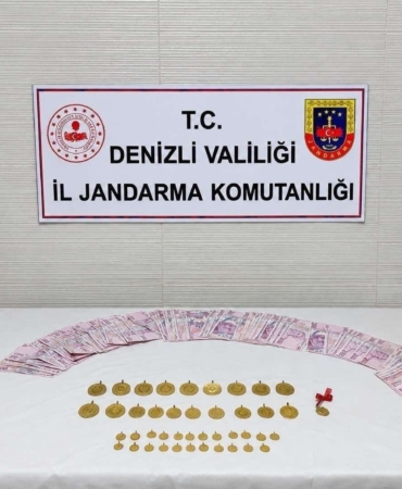 'KİMLİK BİLGİLERİN ÇALINDI' DİYEREK 2 MİLYON 250 BİN TL DOLANDIRDILAR YAŞLI ADAMIN DOLANDIRICILARA KAPTIRDIĞI ALTINLARINI JASAT EKSİKSİZ TESLİM ETTİ ADINA TELEFON ALDILAR DİYEREK VURGUN YAPAN 2 DOLANDIRICI KAÇAMADAN YAKALANDI