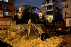 KOCAELİ'DE TEMEL KAZISINDA TOPRAK KAYMASI: 2 BİNA TAHLİYE EDİLDİ