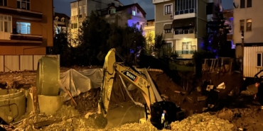 KOCAELİ'DE TEMEL KAZISINDA TOPRAK KAYMASI: 2 BİNA TAHLİYE EDİLDİ