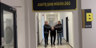 KOMŞUSUNUN BOĞAZINI KESİP ALTINLARINI ÇALMIŞTI: BİLEZİKLERİ KOLUNDAN NASIL KESECEĞİNİ KUYUMCUYA SORMUŞ