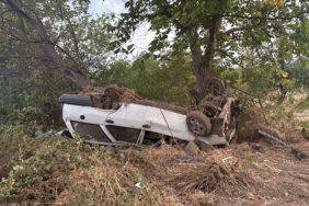 KONTROLDEN ÇIKAN OTOMOBİL ŞARAMPOLE YUVARLANDI: 8 YARALI