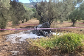 KONTROLDEN ÇIKAN OTOMOBİL TARLADA YANDI: 1 ÖLÜ, 1'İ ÇOCUK 5 YARALI