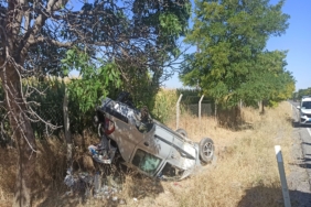 KONYA'DA OTOMOBİL TAKLA ATTI: 2 ÇOCUK YARALI