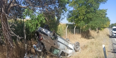 KONYA'DA OTOMOBİL TAKLA ATTI: 2 ÇOCUK YARALI