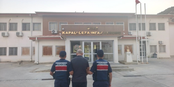 KUŞADASI'NDA UYUŞTURUCU OPERASYONU: 3 GÖZALTI