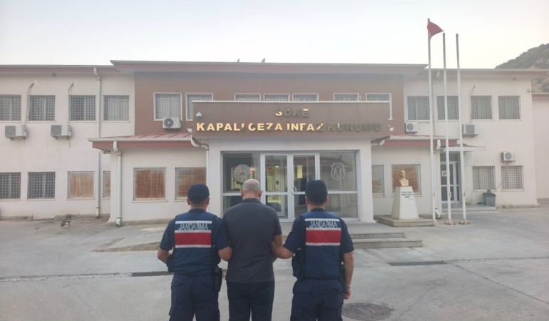 KUŞADASI'NDA UYUŞTURUCU OPERASYONU: 3 GÖZALTI