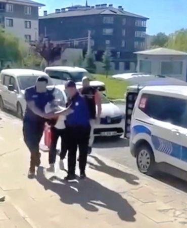 KÜTAHYA'DA 10 YIL HAPİS CEZASIYLA ARANAN ŞAHIS KOVALAMACAYLA YAKALANDI