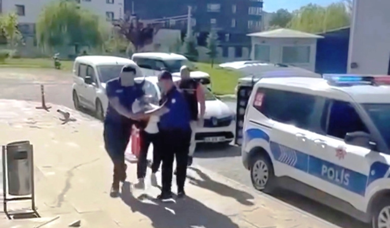 KÜTAHYA'DA 10 YIL HAPİS CEZASIYLA ARANAN ŞAHIS KOVALAMACAYLA YAKALANDI