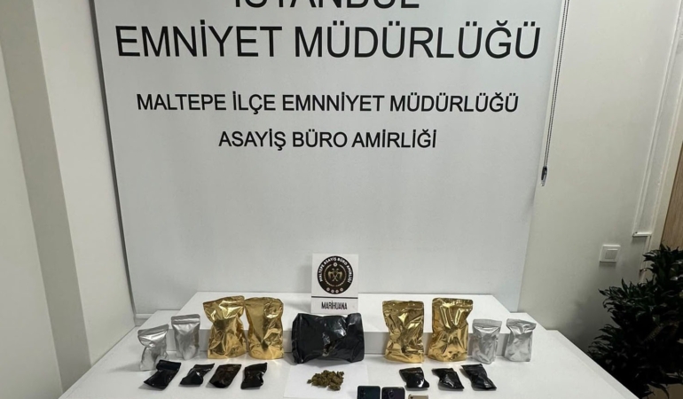 MALTEPE'DE ZULA ARAÇ OPERASYONU: 770 GRAM UYUŞTURUCU VE NAKİT PARA ELE GEÇİRİLDİ