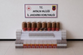 MANAVGAT'TA KAÇAK TÜTÜN OPERASYONU: 30 BİN DOLU MAKARON ELE GEÇİRİLDİ